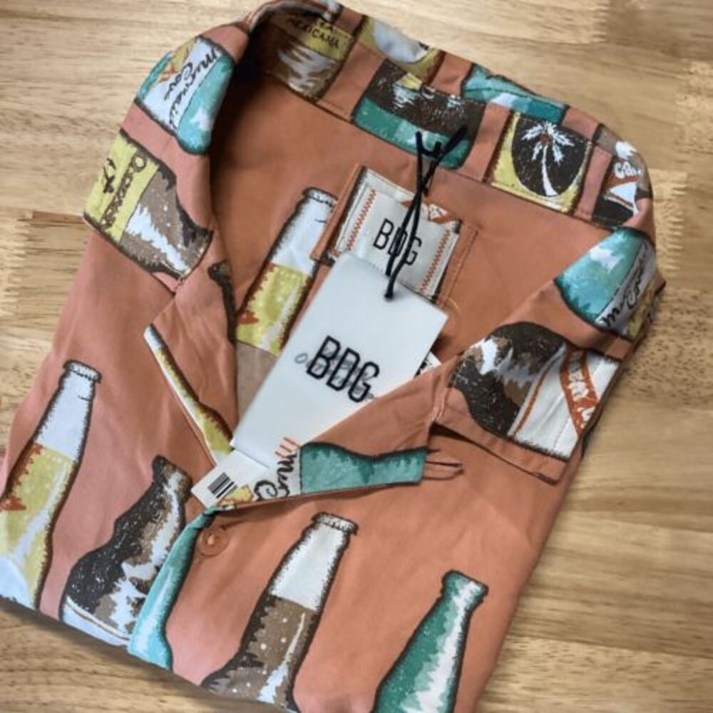 NWT Men's Urban Outfitters BDG Beer Bottles Hawaiian Camp Shirt- small